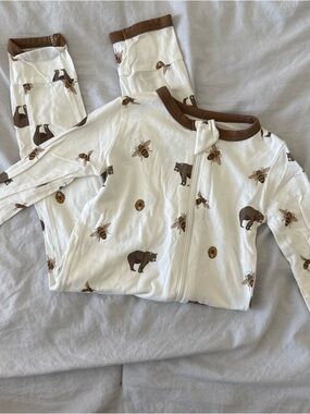 Kyte BABY White Honey Bear Zip Romper